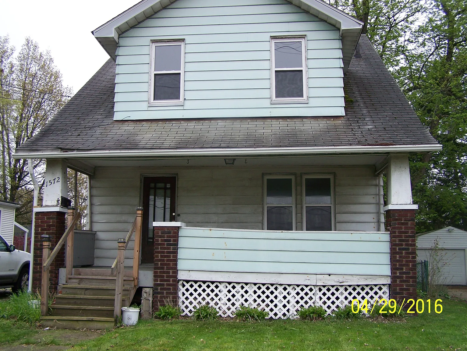 1572 Newton St photo 1