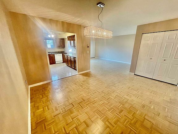 4th image of 112 Mill St Unit J-9