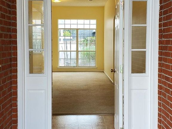 3rd image of 2443 Cedar Trace Dr E