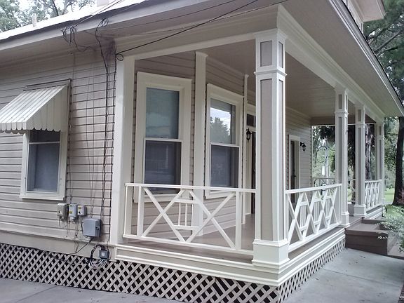 3rd image of 232 NE Sanchez Avenue # Top Floor