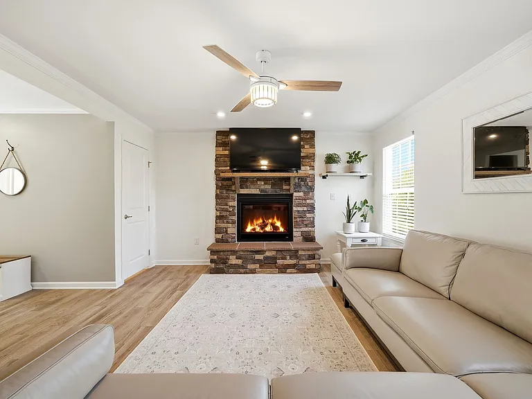 4435 Sunset Dr — Photo 10