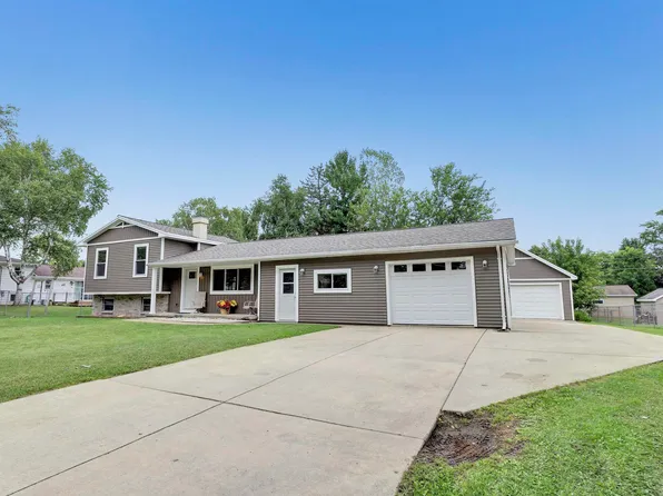 1366 Rockwell Rd, Green Bay, WI 54313