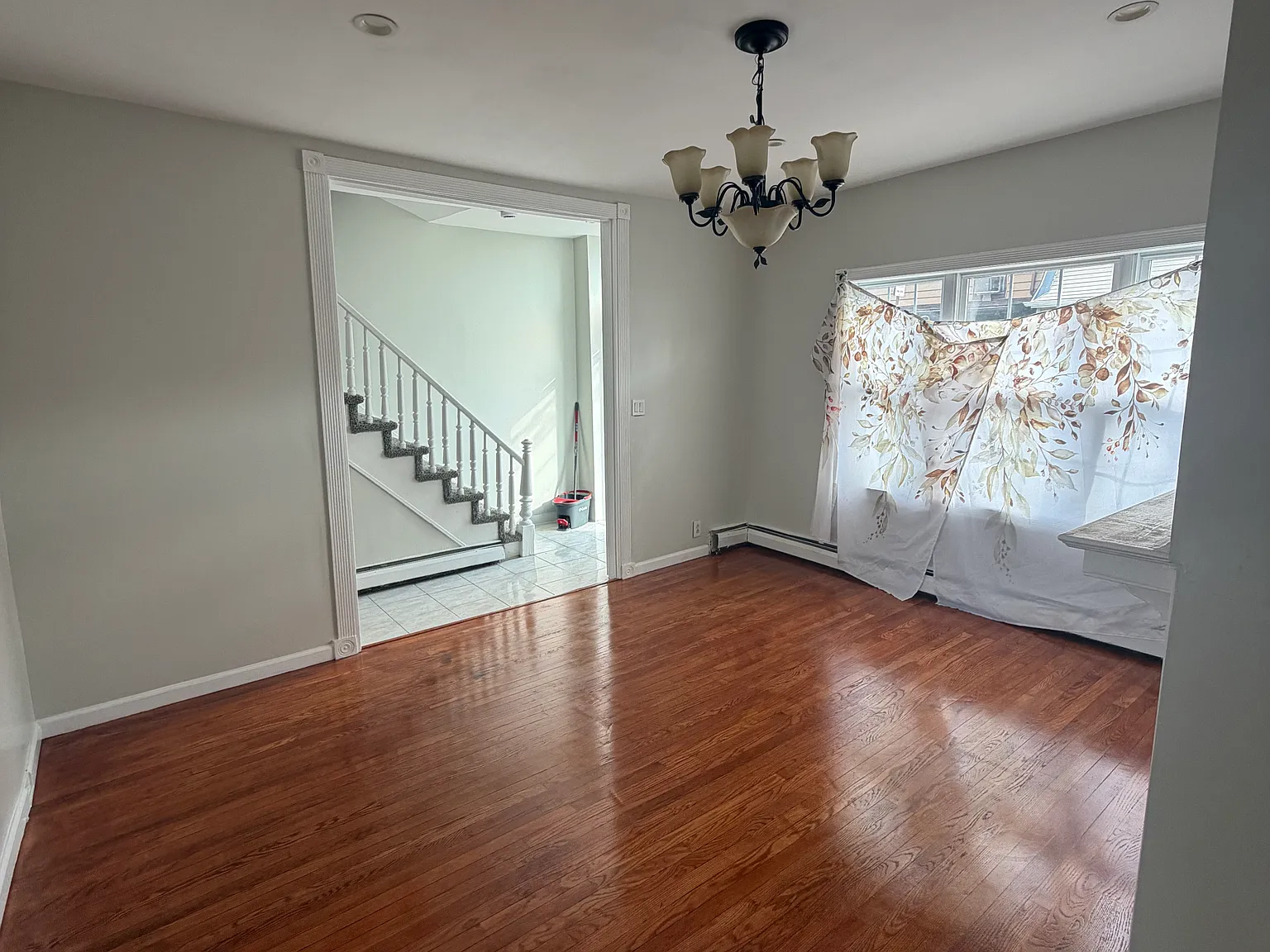 3 bed, 1249 sqft, $3,200 — Photo 3