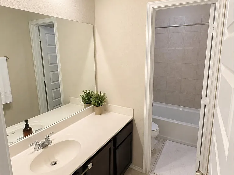 2405 Marty Way — Photo 11