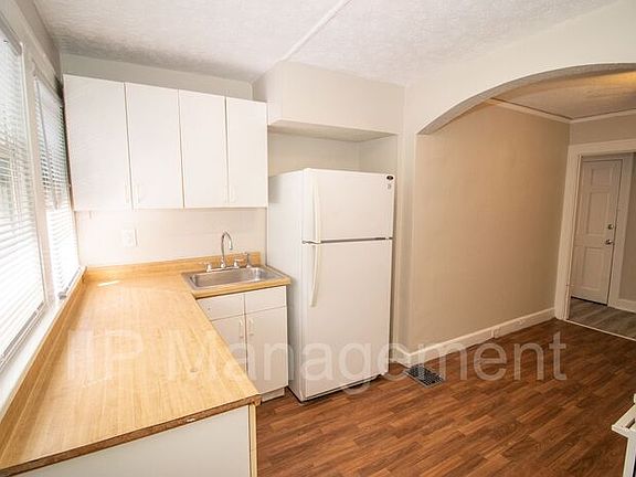 5th image of 3416 W 136th St #2