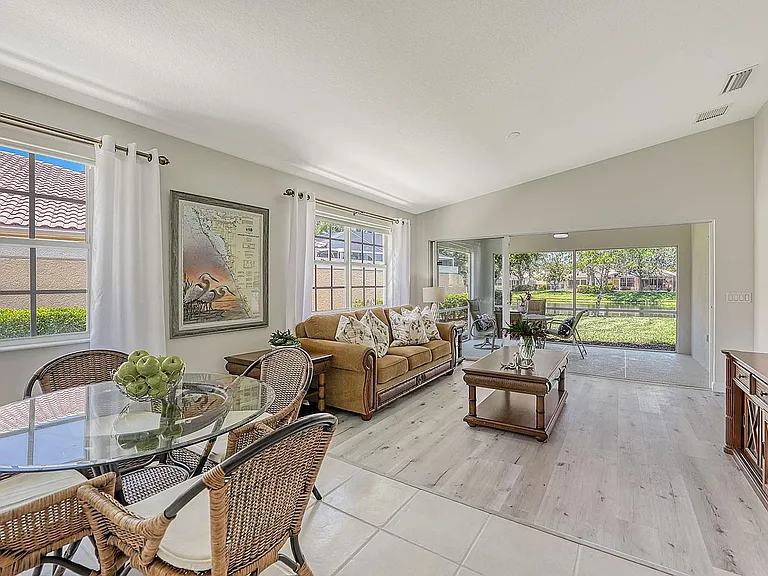5852 Helicon Pl — Photo 11