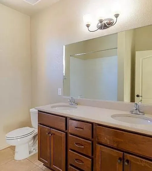 1184 Marchbanks Dr — Photo 8