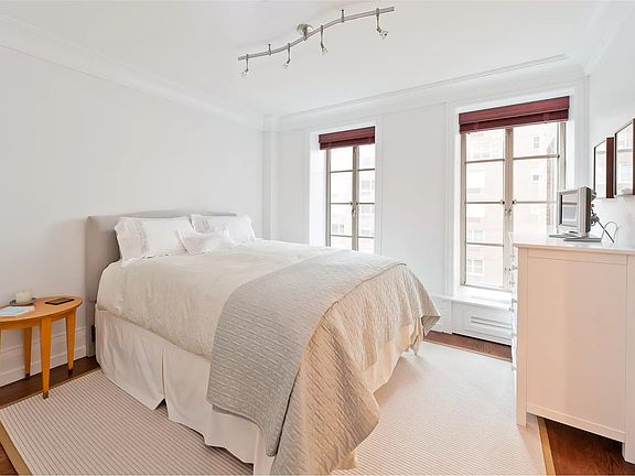 4th image of 140 E 63rd St APT 8A