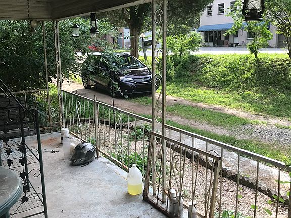 5th image of 2115 Newton Dr