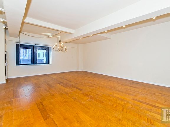 2nd image of 135-145 W 70th St #5B