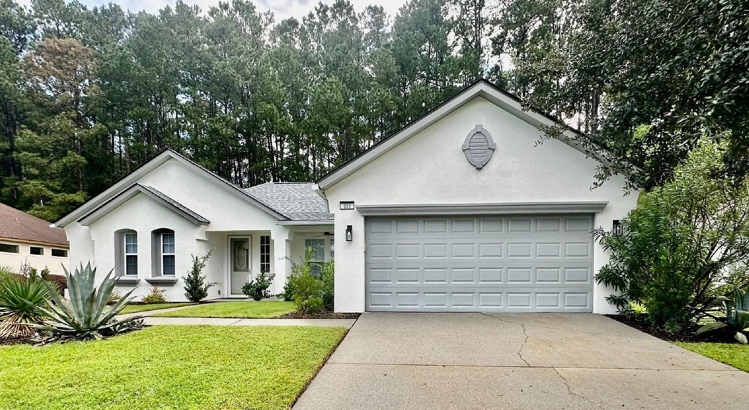 3 bed, 2.0 bath, 2651 sqft, $3,195 — Photo 1