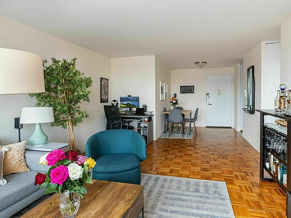 4th image of 301 E 79th St APT 33R