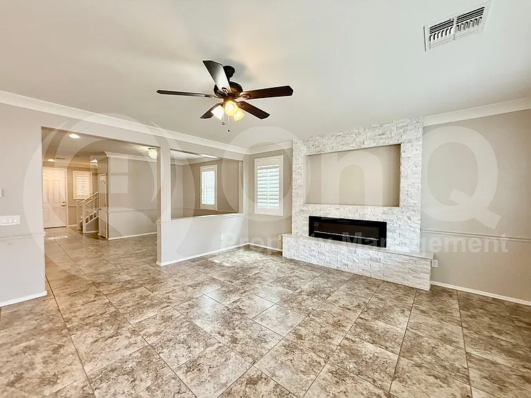 12025 W Avenida Del Rey — Photo 9
