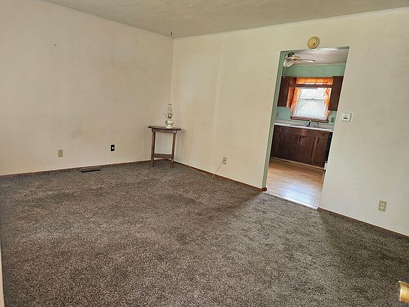 3rd image of 606 N Race St