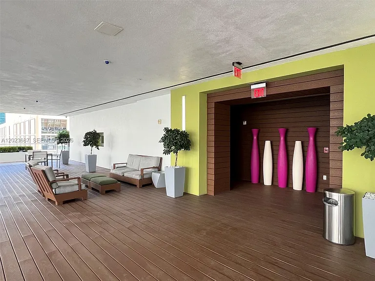 55 SE 6th St #1506 — Photo 23