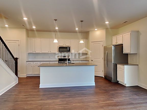 4th image of 5206 Virtue Ave