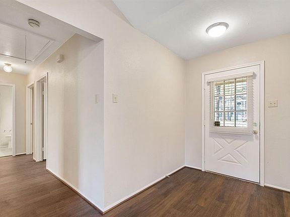 3rd image of 108 N Deerfoot Cir