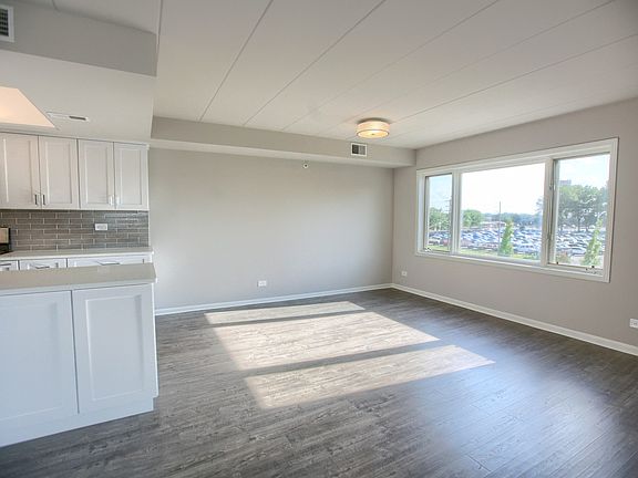 5th image of 4560 W 93rd St APT 2A