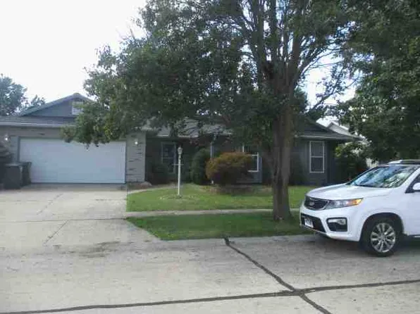 1809 Autumn Rdg, Urbana, IL 61801