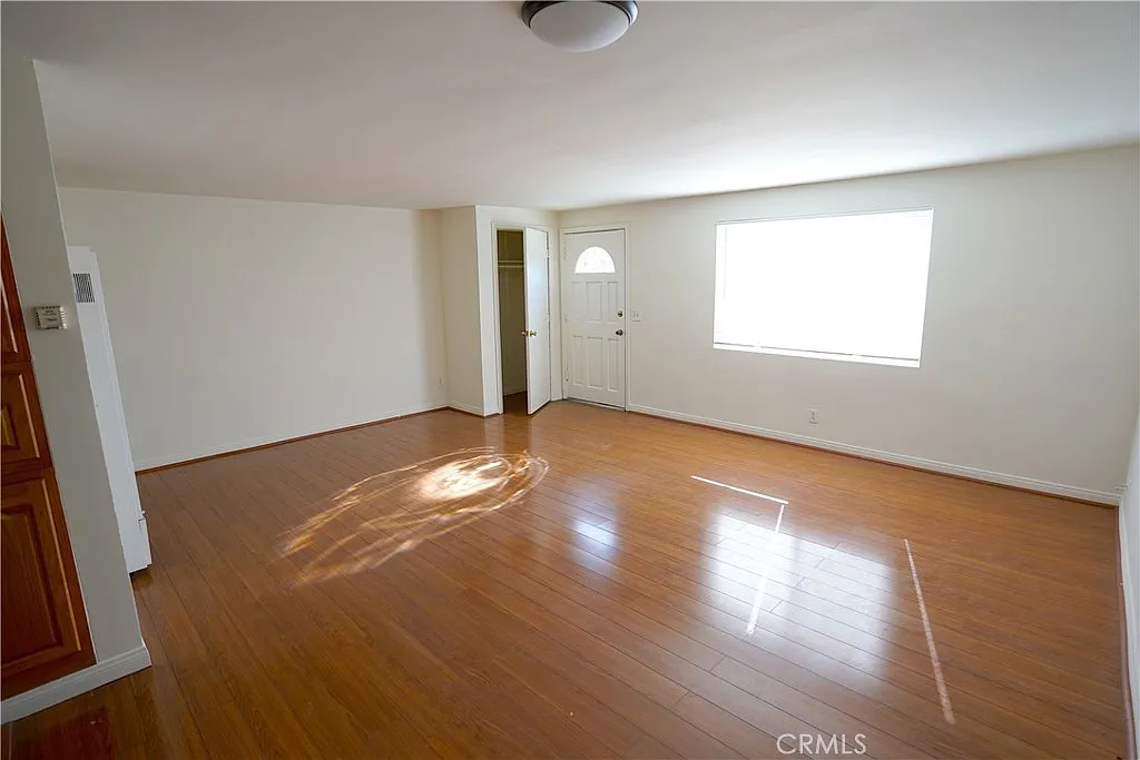 1 bed, 735 sqft, $2,050 — Photo 3