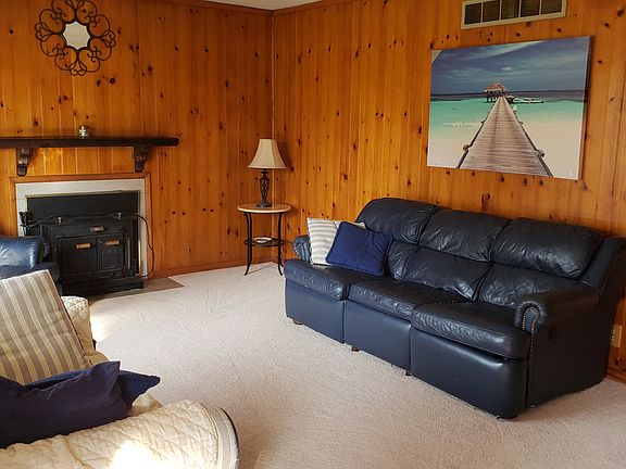 3rd image of 8138 Eastlawn Dr