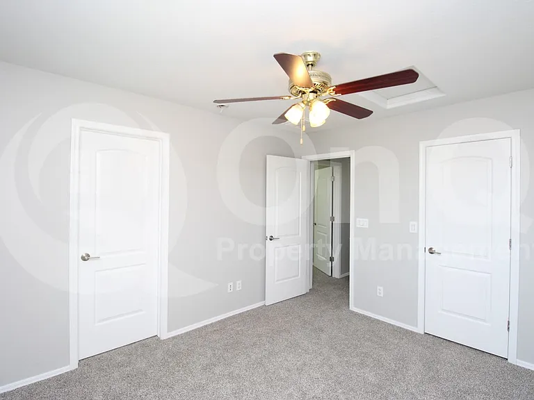 1611 W Tombstone Trl — Photo 9