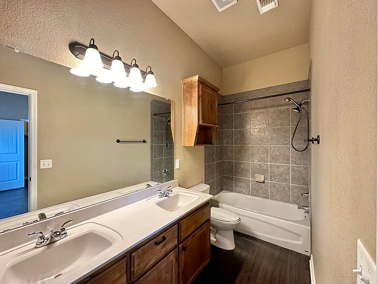 302 Sladecek Dr — Photo 23