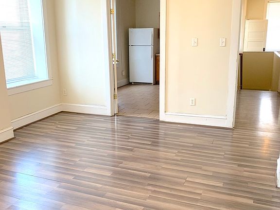 2nd image of 100 N Saratoga St #100
