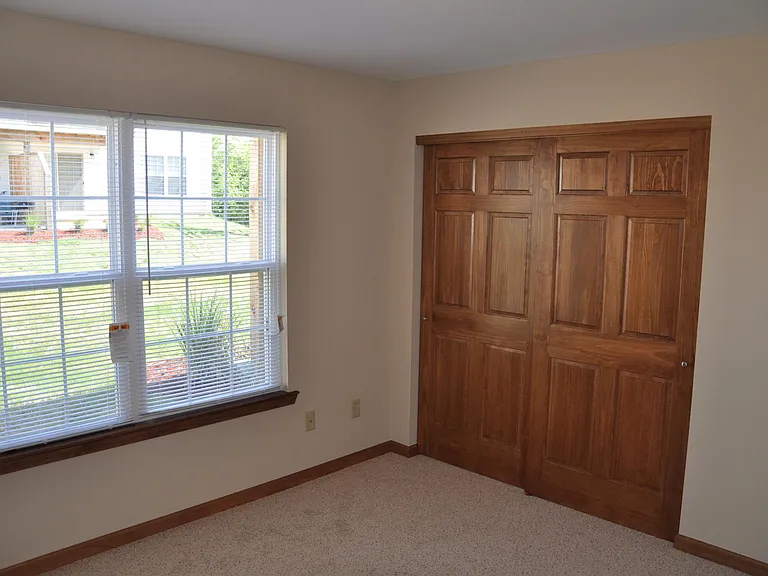 4827 Crown Point Pl #B — Photo 8
