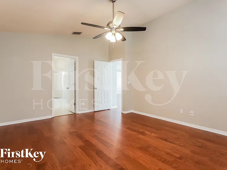 4312 Horseshoe Pick Ln — Photo 8