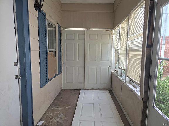 2nd image of 915 N Evans Ave