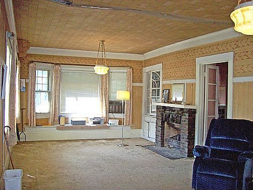 Left side of living room