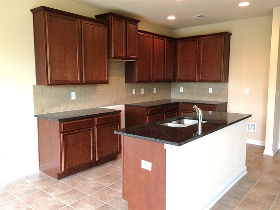4th image of 5896 Seabright Ln