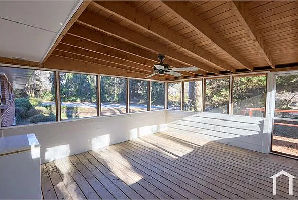 3 bed, 1500 sqft, $2,100 — Photo 2