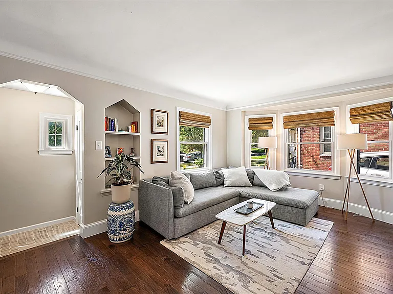 4420 Elmwood Ave — Photo 4