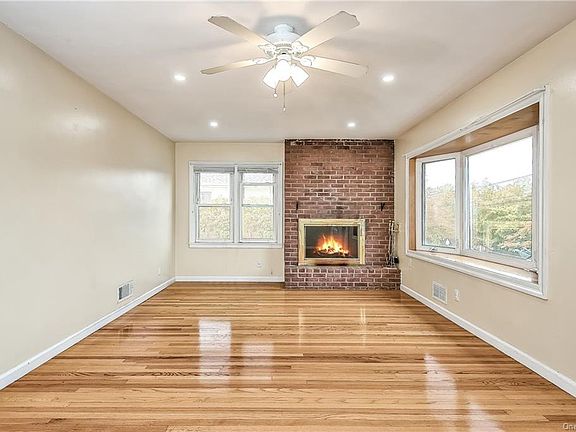 4th image of 1748 Summit St