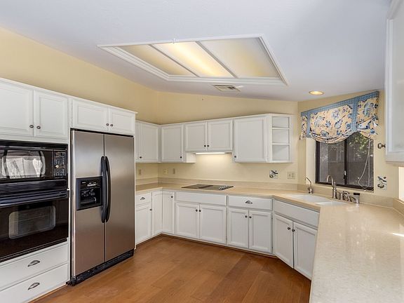 3rd image of 1039 E Forest Hills Dr