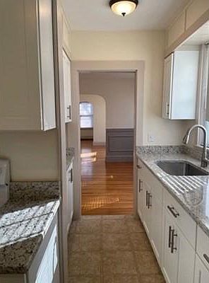 5th image of 24 Alden St Floor 1