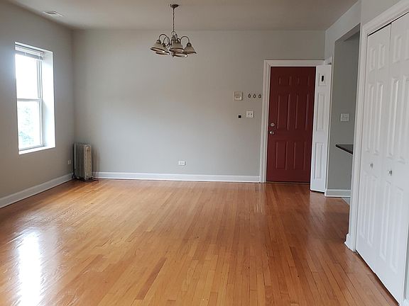 3rd image of 6344 N Talman Ave #3F