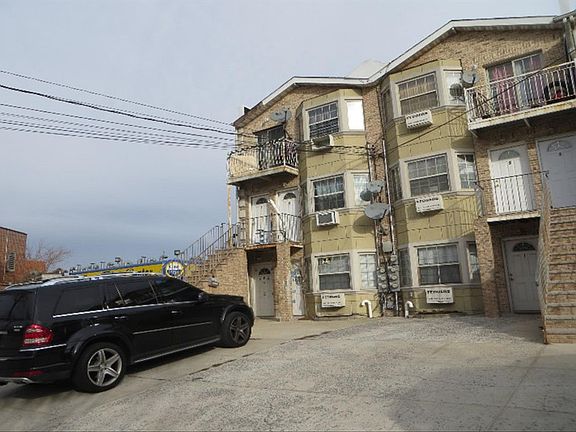 3rd image of 9211 190th St