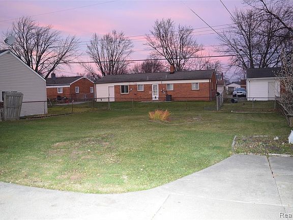 2nd image of 22945 Detour St