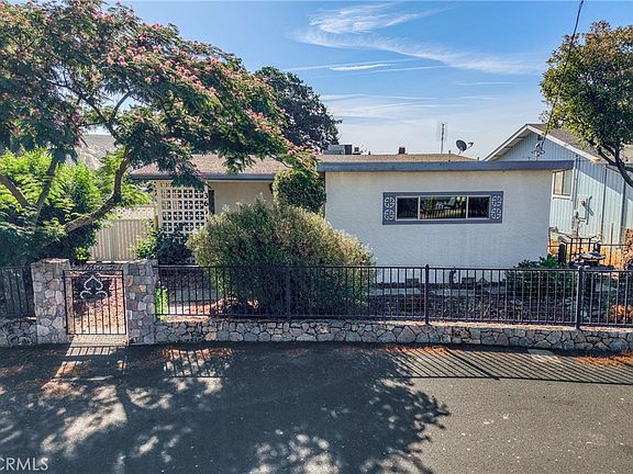 2nd image of 3611 Oak Dr