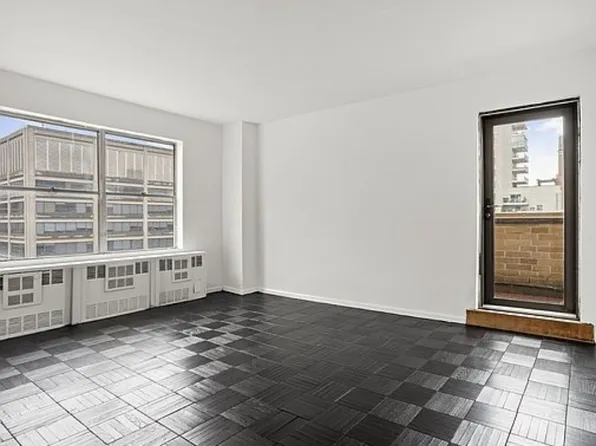 167 East 67th Street image 15 of 33