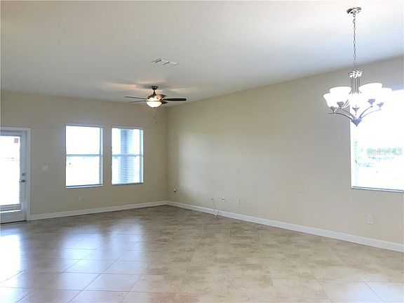 4th image of 7381 Fairgrove Ave