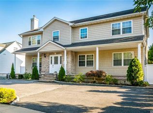 442 Briarwood Rd, Massapequa, NY 11758