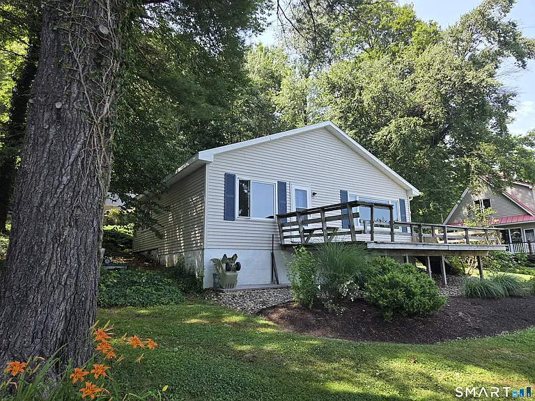 50 Beach Dr — Photo 31