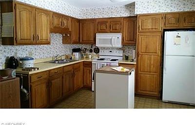 3rd image of 153-155 Southpark Dr