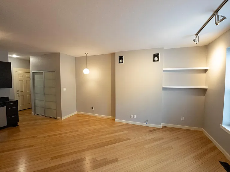 2306 Glenarm Pl #102 — Photo 8