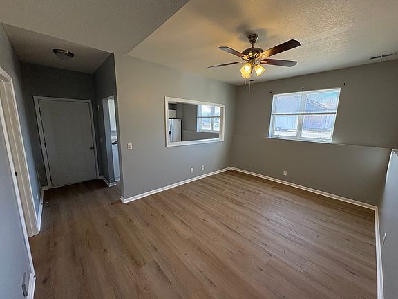 3rd image of 301 N Doniphan St #4