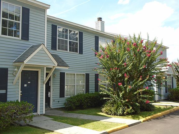 3rd image of 694 Timberwood Cir E